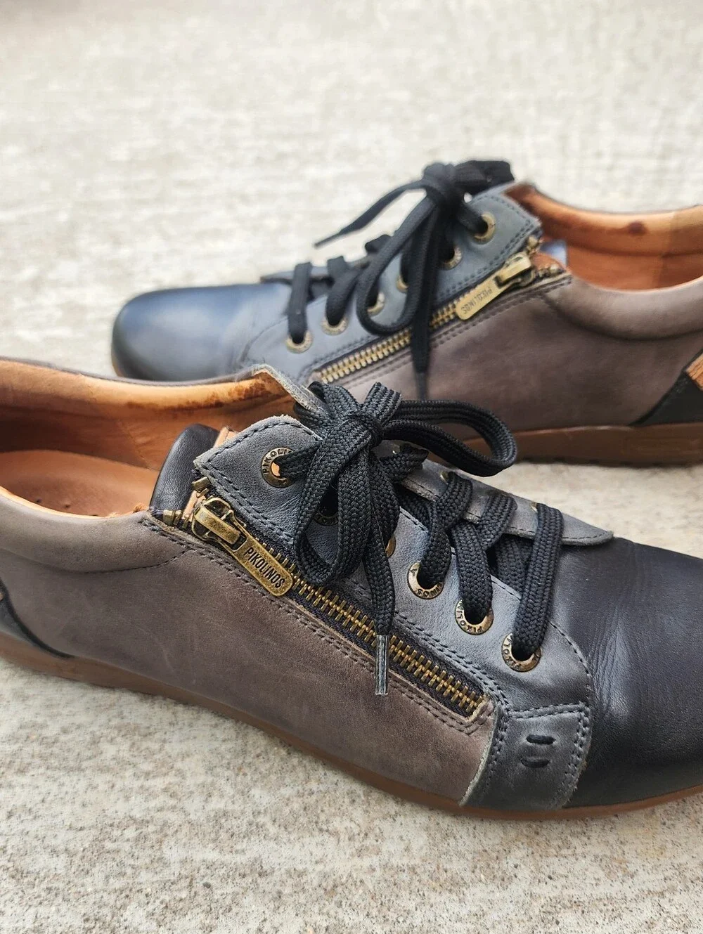 Pikolinos Womens Leather Sneakers Size 40 Black Gray Lace Up Side Zip Up Detail